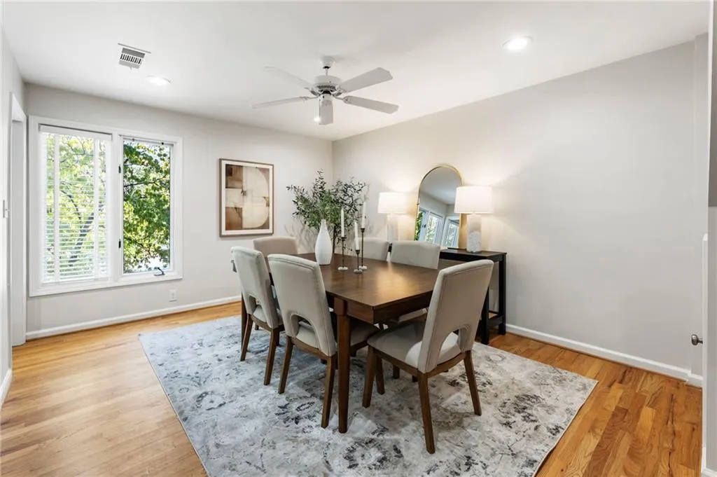 4010 Roswell Road Ne Unit 7, Atlanta, Georgia 30342, 3 Bedrooms Bedrooms, ,2 BathroomsBathrooms,Residential,For Sale,4010 Roswell Road Ne Unit 7,7638379