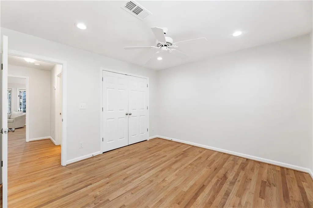 4010 Roswell Road Ne Unit 7, Atlanta, Georgia 30342, 3 Bedrooms Bedrooms, ,2 BathroomsBathrooms,Residential,For Sale,4010 Roswell Road Ne Unit 7,7638379