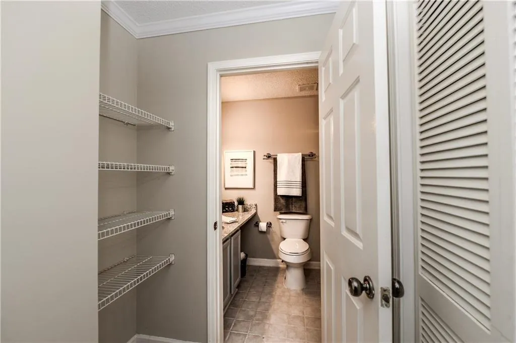 306 Barrington Hills Drive Unit 306, Sandy Springs, Georgia 30350, 2 Bedrooms Bedrooms, ,2 BathroomsBathrooms,Residential,Sold,306 Barrington Hills Drive Unit 306,5833764