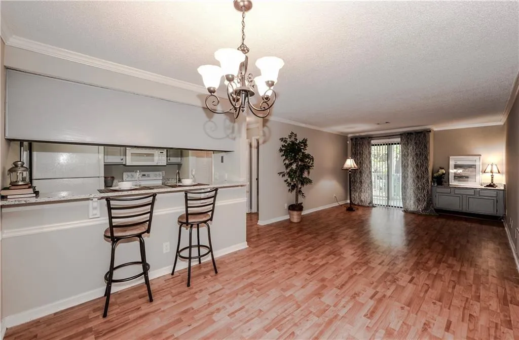 306 Barrington Hills Drive Unit 306, Sandy Springs, Georgia 30350, 2 Bedrooms Bedrooms, ,2 BathroomsBathrooms,Residential,Sold,306 Barrington Hills Drive Unit 306,5833764