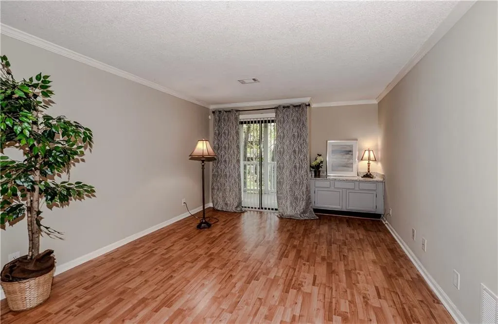 306 Barrington Hills Drive Unit 306, Sandy Springs, Georgia 30350, 2 Bedrooms Bedrooms, ,2 BathroomsBathrooms,Residential,Sold,306 Barrington Hills Drive Unit 306,5833764