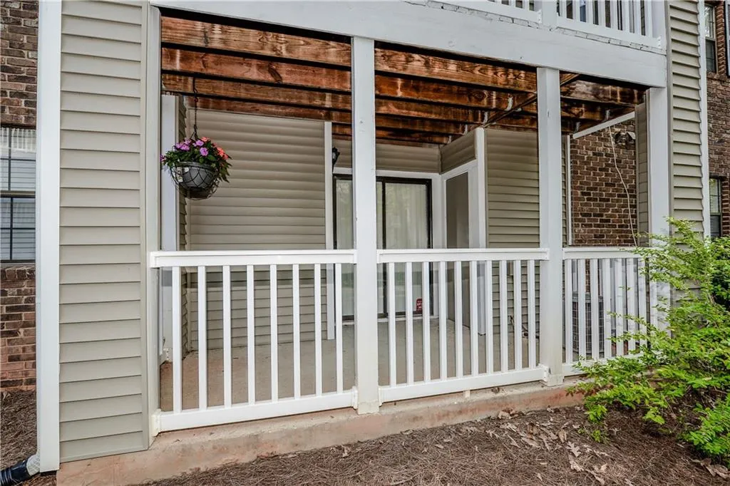 306 Barrington Hills Drive Unit 306, Sandy Springs, Georgia 30350, 2 Bedrooms Bedrooms, ,2 BathroomsBathrooms,Residential,Sold,306 Barrington Hills Drive Unit 306,5833764