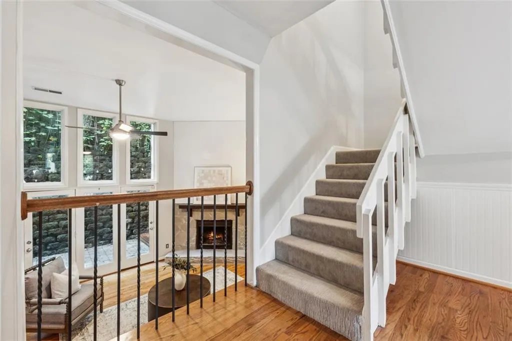 4010 Roswell Road Ne Unit A2, Atlanta, Georgia 30342, 3 Bedrooms Bedrooms, ,2 BathroomsBathrooms,Residential,For Sale,4010 Roswell Road Ne Unit A2,7636308