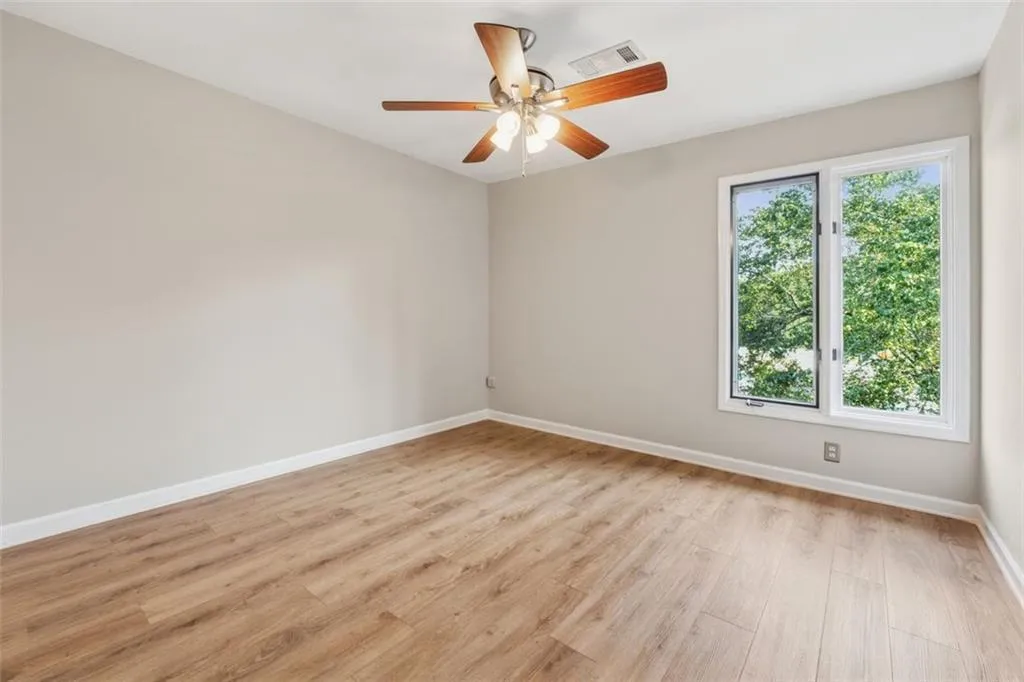 4010 Roswell Road Ne Unit A2, Atlanta, Georgia 30342, 3 Bedrooms Bedrooms, ,2 BathroomsBathrooms,Residential,For Sale,4010 Roswell Road Ne Unit A2,7636308