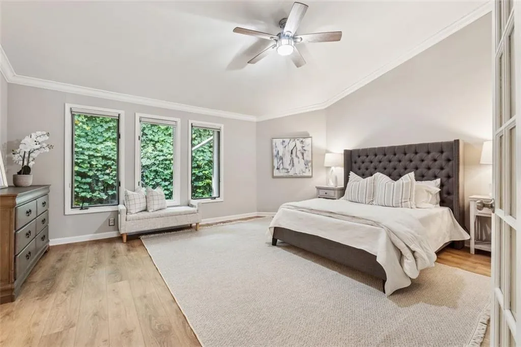 4010 Roswell Road Ne Unit A2, Atlanta, Georgia 30342, 3 Bedrooms Bedrooms, ,2 BathroomsBathrooms,Residential,For Sale,4010 Roswell Road Ne Unit A2,7636308