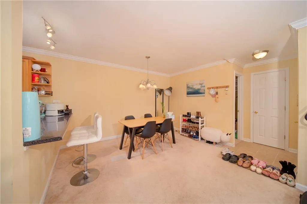 1603 Brighton Point, Sandy Springs, Georgia 30328, 2 Bedrooms Bedrooms, ,2 BathroomsBathrooms,Residential,Sold,1603 Brighton Point,6760768