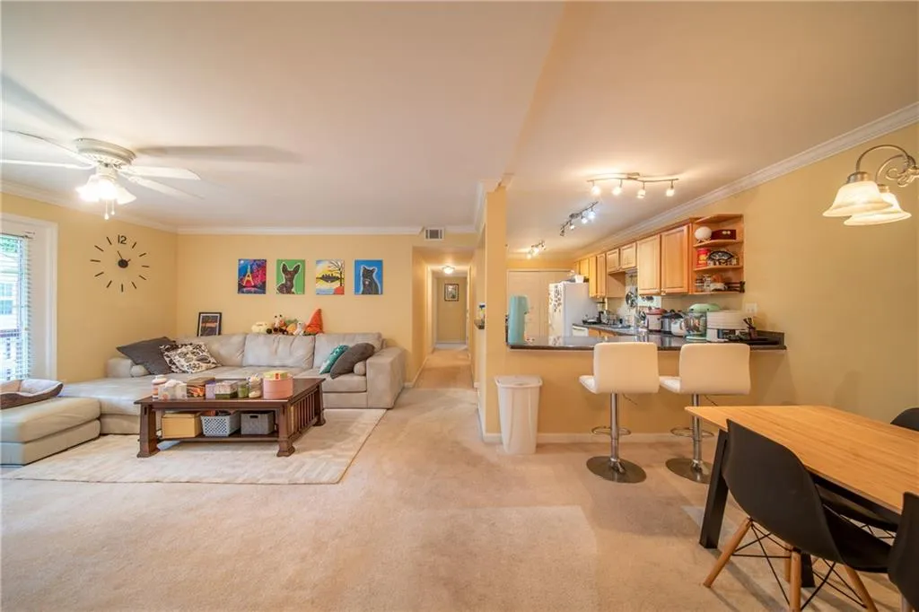 1603 Brighton Point, Sandy Springs, Georgia 30328, 2 Bedrooms Bedrooms, ,2 BathroomsBathrooms,Residential,Sold,1603 Brighton Point,6760768