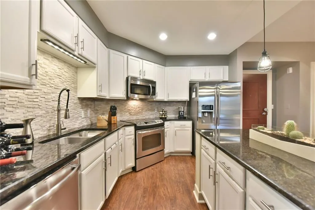 Georgia 30339, ,2 BathroomsBathrooms,Residential,Sold,5876109