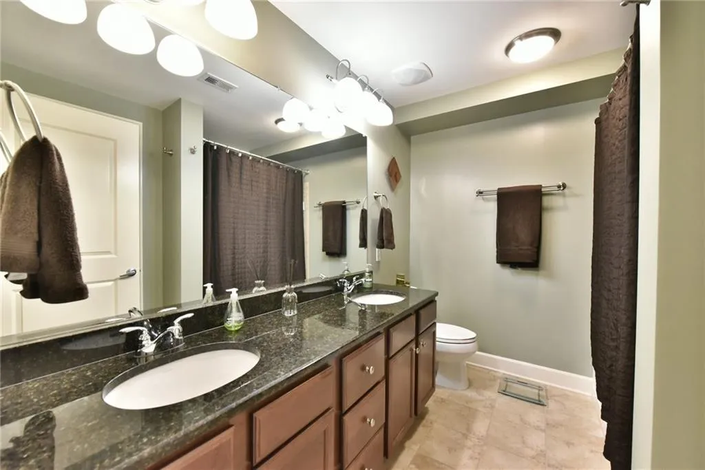 Georgia 30339, ,2 BathroomsBathrooms,Residential,Sold,5876109