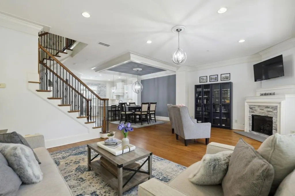 928 Boudreau Court, Sandy Springs, Georgia 30328, 3 Bedrooms Bedrooms, ,3 BathroomsBathrooms,Residential,Sold,928 Boudreau Court,7249174