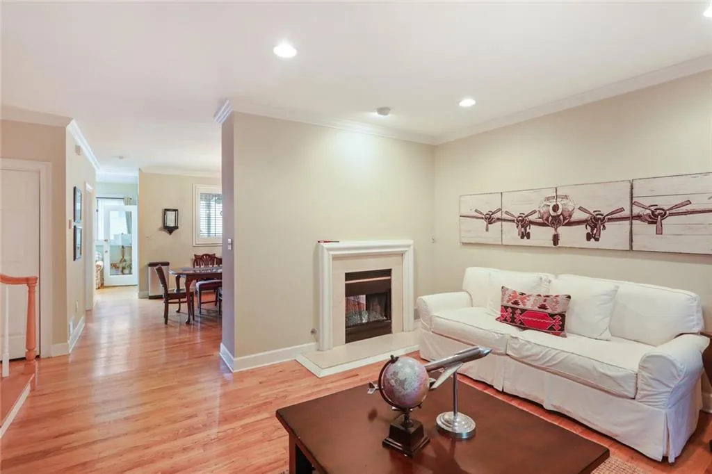 2 Westfair Court, Atlanta, Georgia 30328, 3 Bedrooms Bedrooms, ,2 BathroomsBathrooms,Residential,Sold,2 Westfair Court,6864333