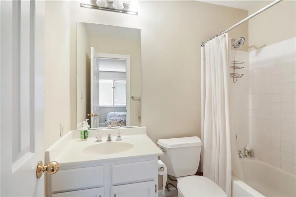 2 Westfair Court, Atlanta, Georgia 30328, 3 Bedrooms Bedrooms, ,2 BathroomsBathrooms,Residential,Sold,2 Westfair Court,6864333