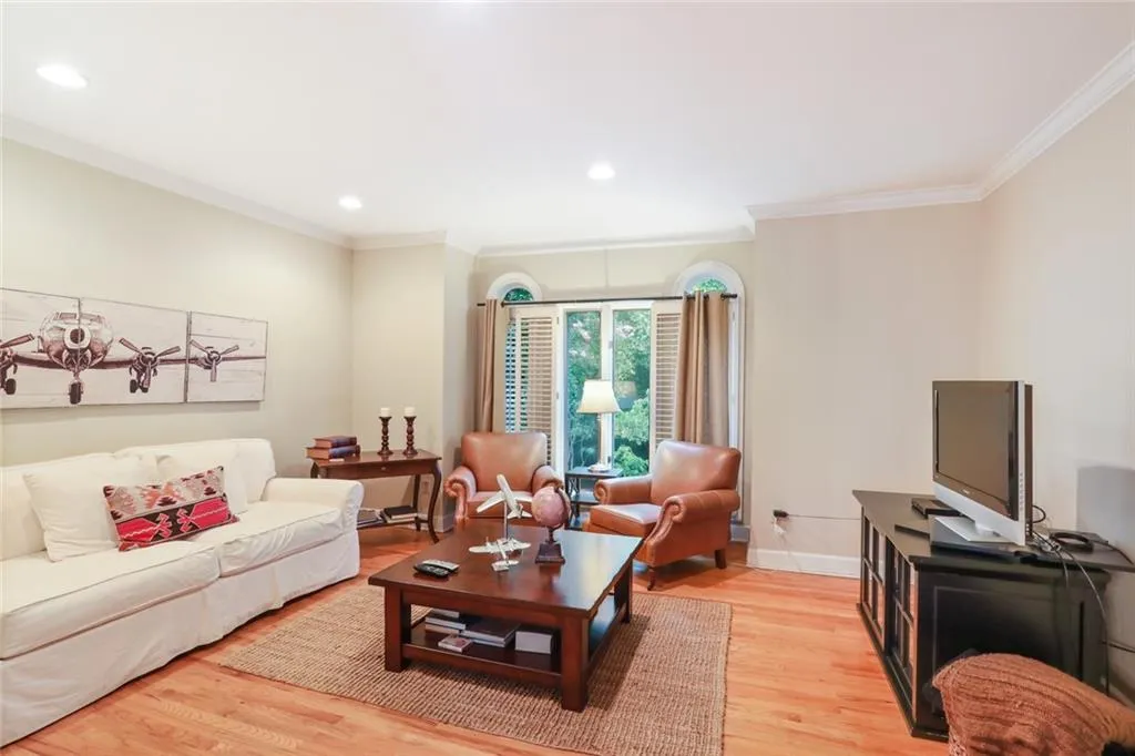 2 Westfair Court, Atlanta, Georgia 30328, 3 Bedrooms Bedrooms, ,2 BathroomsBathrooms,Residential,Sold,2 Westfair Court,6864333