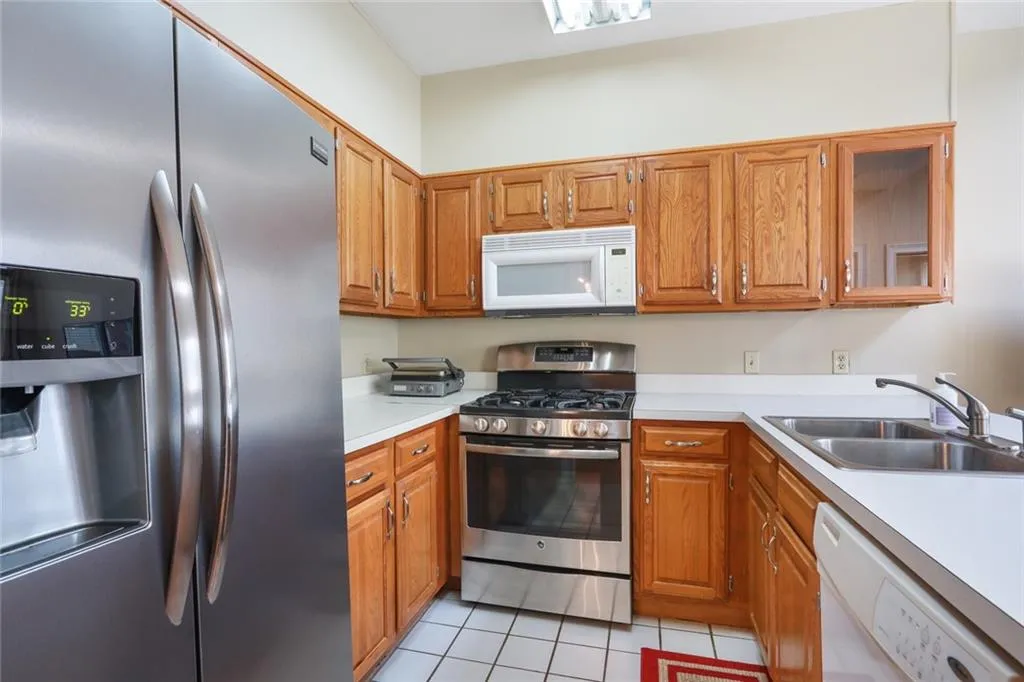2 Westfair Court, Atlanta, Georgia 30328, 3 Bedrooms Bedrooms, ,2 BathroomsBathrooms,Residential,Sold,2 Westfair Court,6864333