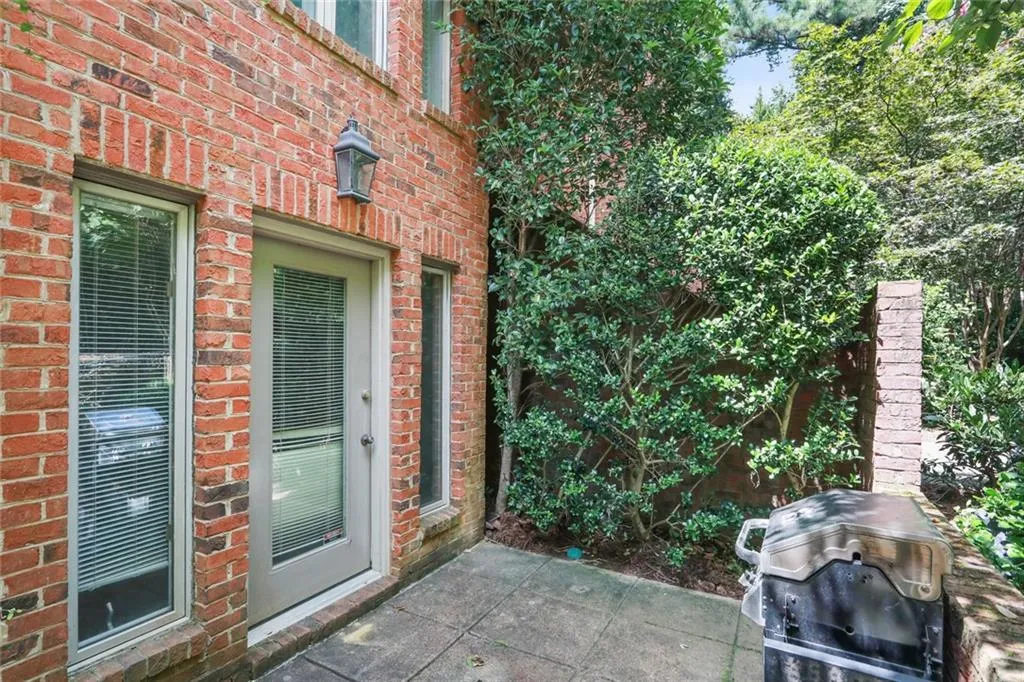 2 Westfair Court, Atlanta, Georgia 30328, 3 Bedrooms Bedrooms, ,2 BathroomsBathrooms,Residential,Sold,2 Westfair Court,6864333