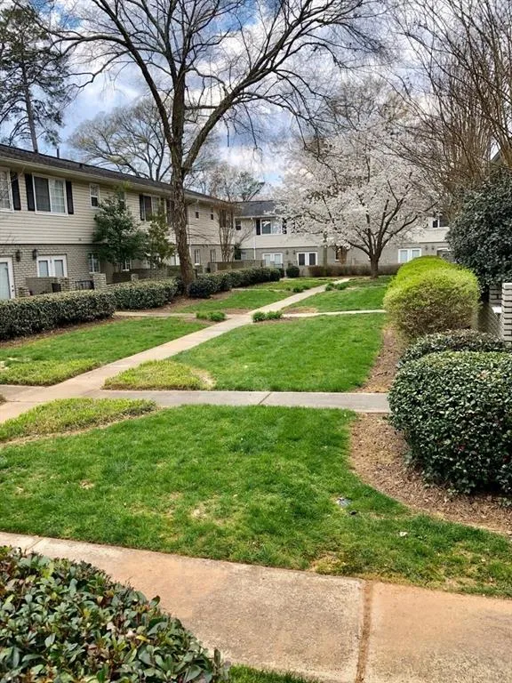 6940 Roswell Road, Atlanta, Georgia 30328, 3 Bedrooms Bedrooms, ,2 BathroomsBathrooms,Residential,Sold,6940 Roswell Road,6523887