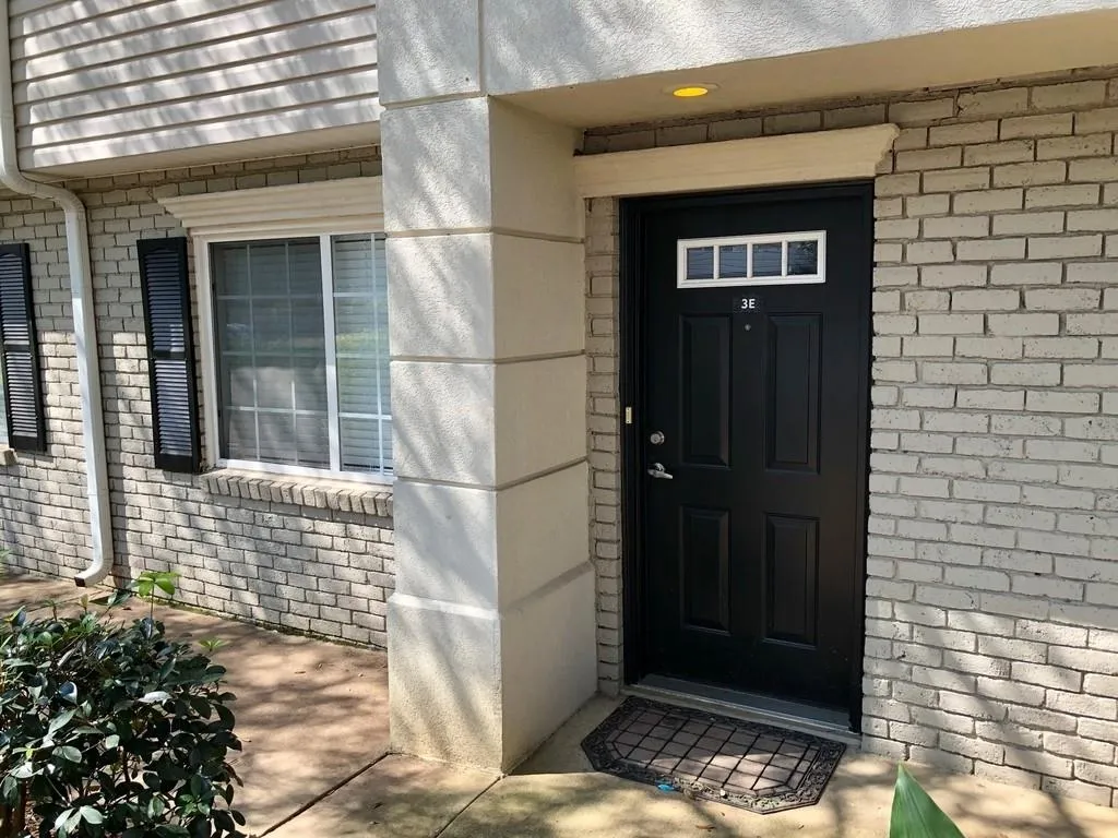 6940 Roswell Road, Atlanta, Georgia 30328, 3 Bedrooms Bedrooms, ,2 BathroomsBathrooms,Residential,Sold,6940 Roswell Road,6523887