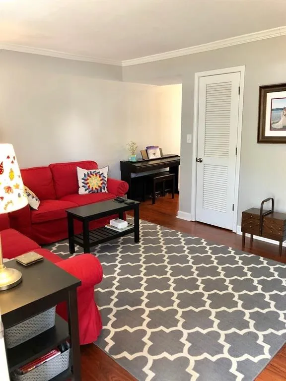 6940 Roswell Road, Atlanta, Georgia 30328, 3 Bedrooms Bedrooms, ,2 BathroomsBathrooms,Residential,Sold,6940 Roswell Road,6523887