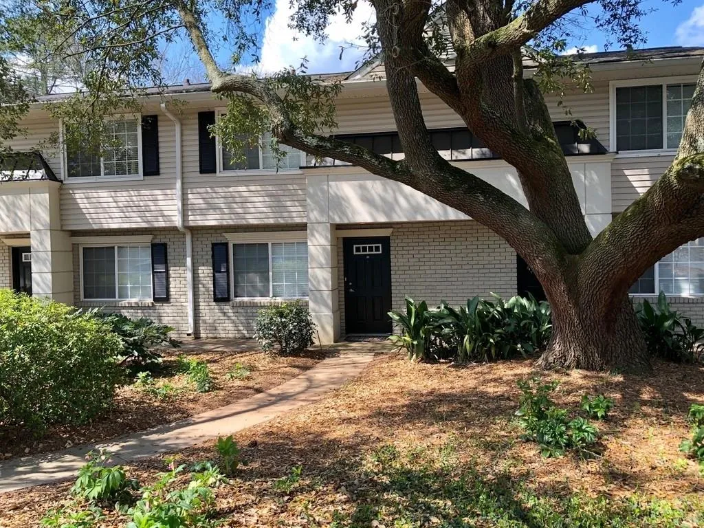 6940 Roswell Road, Atlanta, Georgia 30328, 3 Bedrooms Bedrooms, ,2 BathroomsBathrooms,Residential,Sold,6940 Roswell Road,6523887