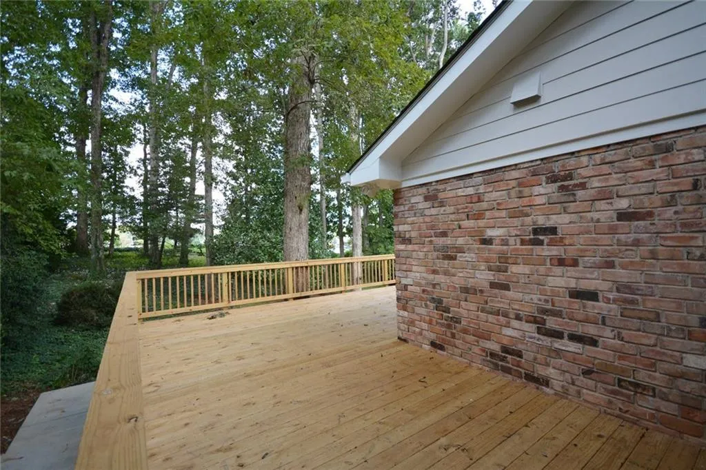 6570 Cherry Tree Lane, Sandy Springs, Georgia 30328, 4 Bedrooms Bedrooms, ,3 BathroomsBathrooms,Residential,Sold,6570 Cherry Tree Lane,5953322