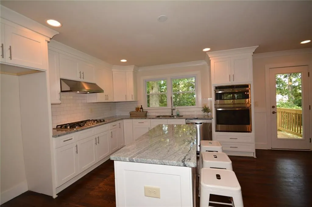 6570 Cherry Tree Lane, Sandy Springs, Georgia 30328, 4 Bedrooms Bedrooms, ,3 BathroomsBathrooms,Residential,Sold,6570 Cherry Tree Lane,5953322