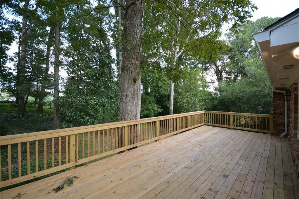 6570 Cherry Tree Lane, Sandy Springs, Georgia 30328, 4 Bedrooms Bedrooms, ,3 BathroomsBathrooms,Residential,Sold,6570 Cherry Tree Lane,5953322