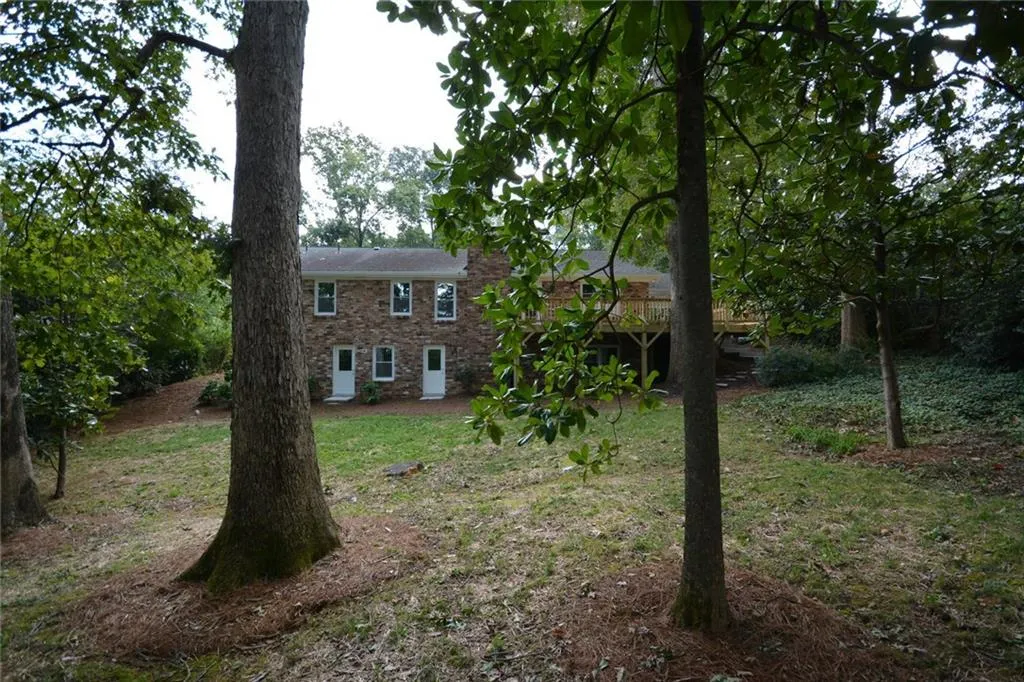 6570 Cherry Tree Lane, Sandy Springs, Georgia 30328, 4 Bedrooms Bedrooms, ,3 BathroomsBathrooms,Residential,Sold,6570 Cherry Tree Lane,5953322