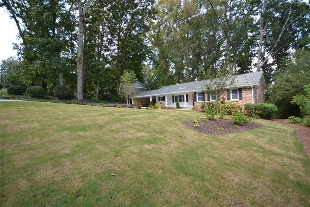 6570 Cherry Tree Lane, Sandy Springs, Georgia 30328, 4 Bedrooms Bedrooms, ,3 BathroomsBathrooms,Residential,Sold,6570 Cherry Tree Lane,5953322