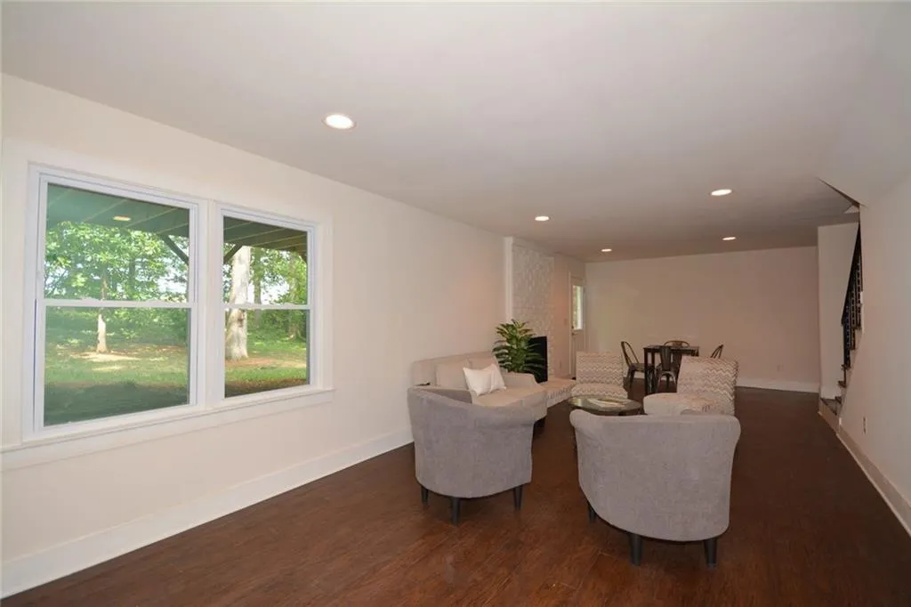 6570 Cherry Tree Lane, Sandy Springs, Georgia 30328, 4 Bedrooms Bedrooms, ,3 BathroomsBathrooms,Residential,Sold,6570 Cherry Tree Lane,5953322