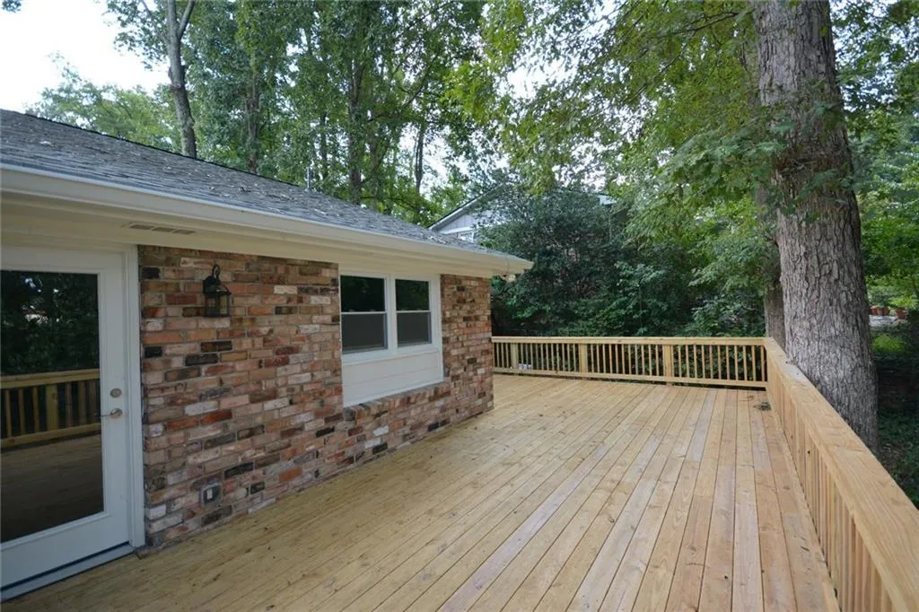 6570 Cherry Tree Lane, Sandy Springs, Georgia 30328, 4 Bedrooms Bedrooms, ,3 BathroomsBathrooms,Residential,Sold,6570 Cherry Tree Lane,5953322