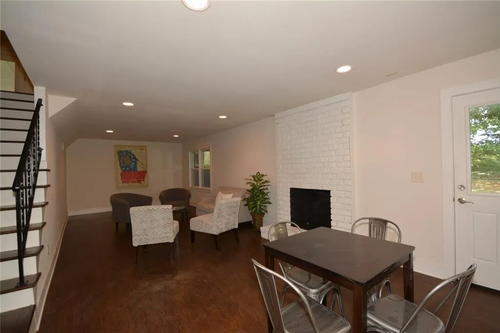 6570 Cherry Tree Lane, Sandy Springs, Georgia 30328, 4 Bedrooms Bedrooms, ,3 BathroomsBathrooms,Residential,Sold,6570 Cherry Tree Lane,5953322