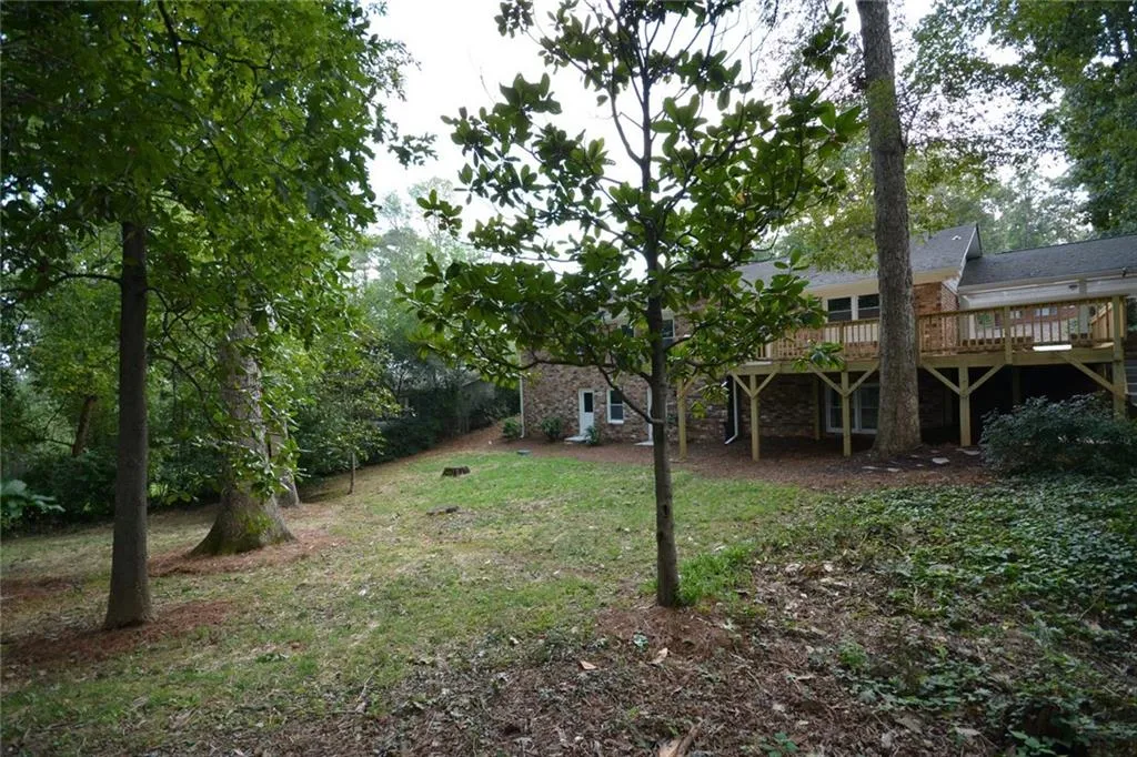 6570 Cherry Tree Lane, Sandy Springs, Georgia 30328, 4 Bedrooms Bedrooms, ,3 BathroomsBathrooms,Residential,Sold,6570 Cherry Tree Lane,5953322