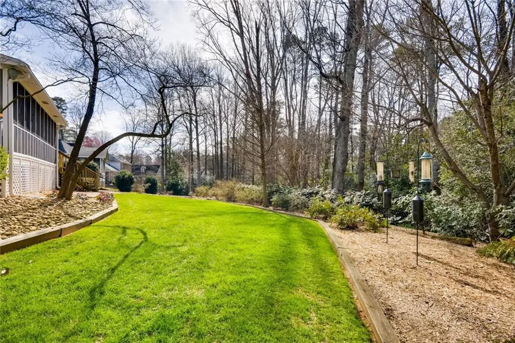 6980 Hunters Branch Drive, Sandy Springs, Georgia 30328, 5 Bedrooms Bedrooms, ,2 BathroomsBathrooms,Residential,Sold,6980 Hunters Branch Drive,6693471