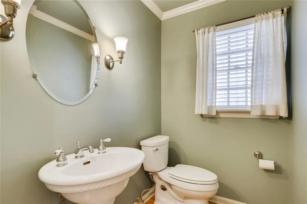 6980 Hunters Branch Drive, Sandy Springs, Georgia 30328, 5 Bedrooms Bedrooms, ,2 BathroomsBathrooms,Residential,Sold,6980 Hunters Branch Drive,6693471