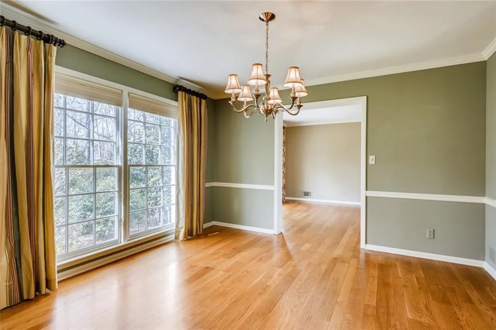 6980 Hunters Branch Drive, Sandy Springs, Georgia 30328, 5 Bedrooms Bedrooms, ,2 BathroomsBathrooms,Residential,Sold,6980 Hunters Branch Drive,6693471