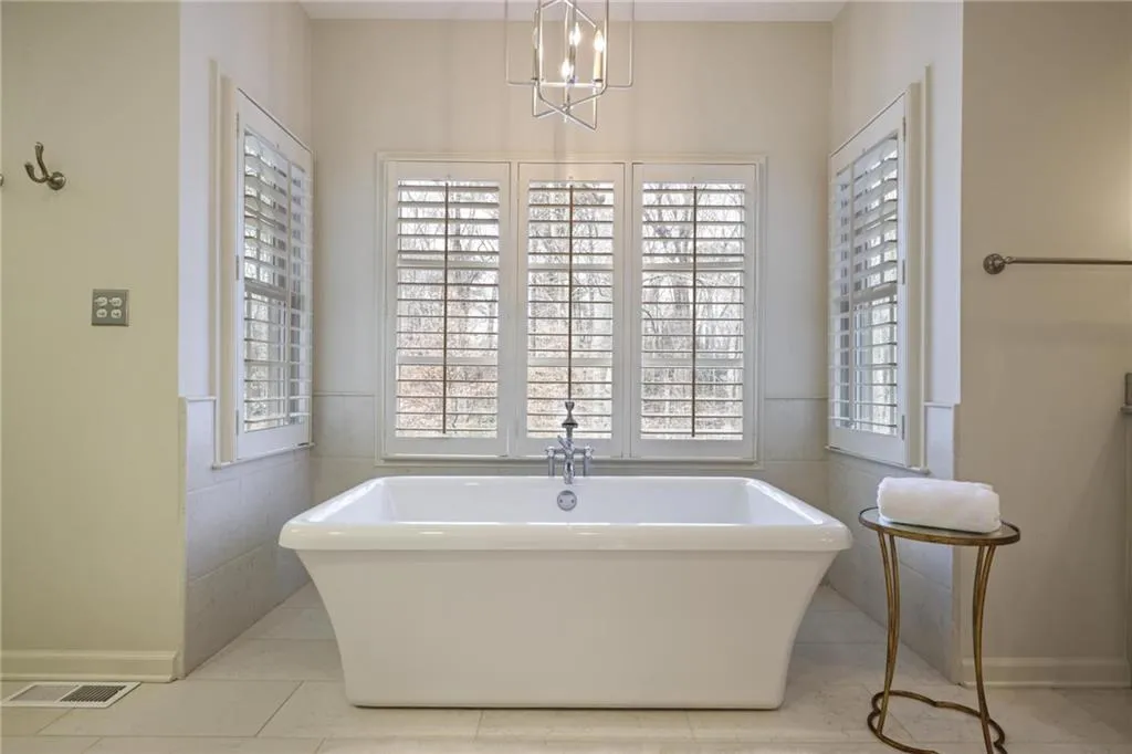 2080 Old Dominion Road, Atlanta, Georgia 30350, 6 Bedrooms Bedrooms, ,5 BathroomsBathrooms,Residential,For Sale,2080 Old Dominion Road,7707544