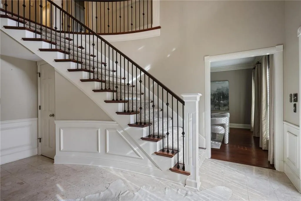 2080 Old Dominion Road, Atlanta, Georgia 30350, 6 Bedrooms Bedrooms, ,5 BathroomsBathrooms,Residential,For Sale,2080 Old Dominion Road,7707544