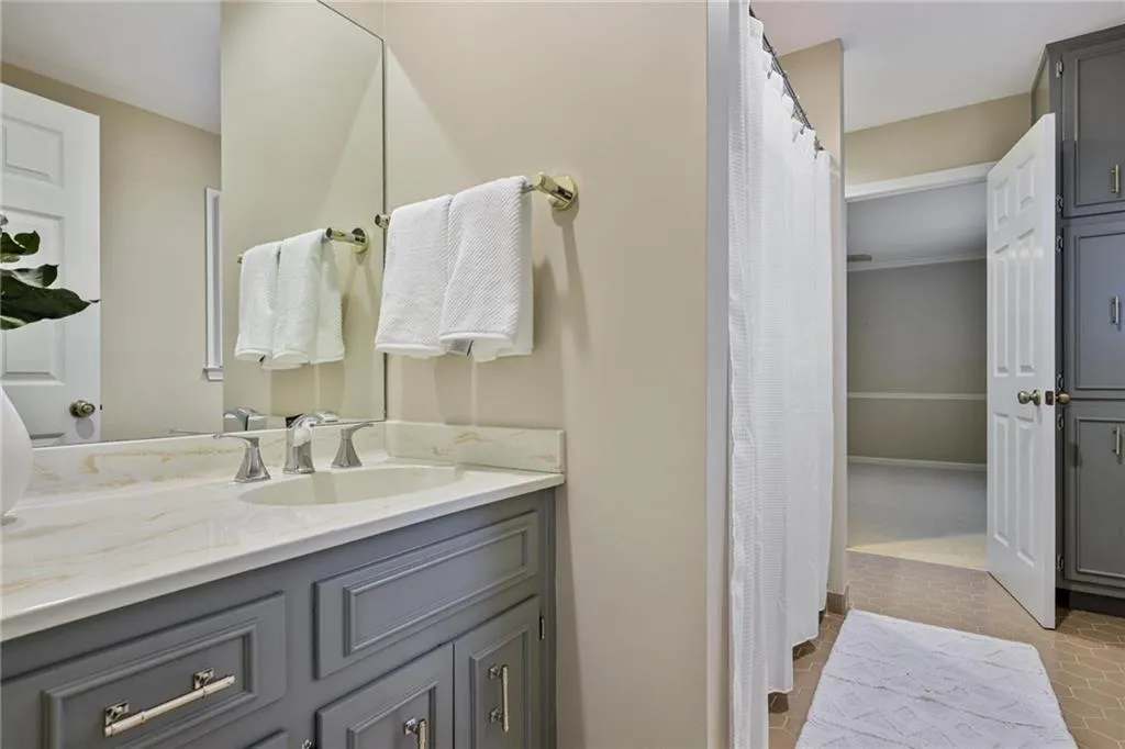 2080 Old Dominion Road, Atlanta, Georgia 30350, 6 Bedrooms Bedrooms, ,5 BathroomsBathrooms,Residential,For Sale,2080 Old Dominion Road,7707544