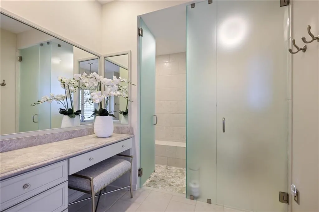 2080 Old Dominion Road, Atlanta, Georgia 30350, 6 Bedrooms Bedrooms, ,5 BathroomsBathrooms,Residential,For Sale,2080 Old Dominion Road,7707544