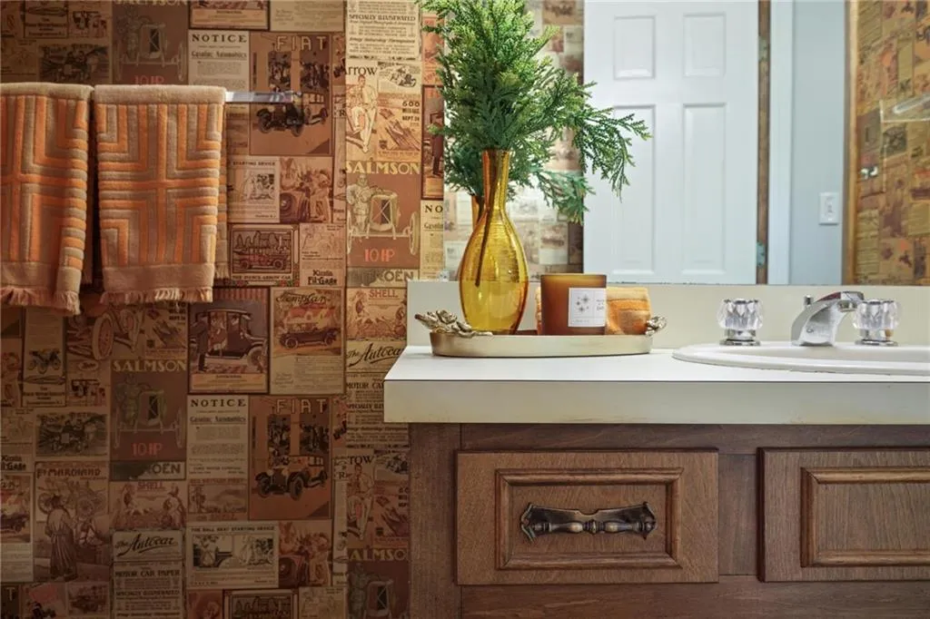 2080 Old Dominion Road, Atlanta, Georgia 30350, 6 Bedrooms Bedrooms, ,5 BathroomsBathrooms,Residential,For Sale,2080 Old Dominion Road,7707544