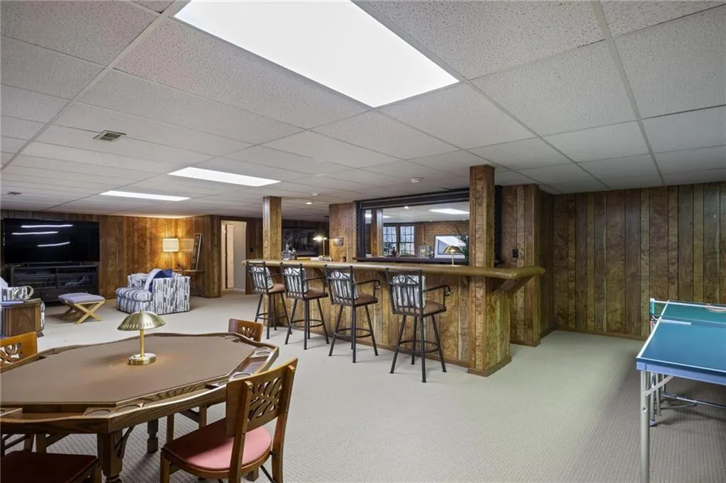 2080 Old Dominion Road, Atlanta, Georgia 30350, 6 Bedrooms Bedrooms, ,5 BathroomsBathrooms,Residential,For Sale,2080 Old Dominion Road,7707544