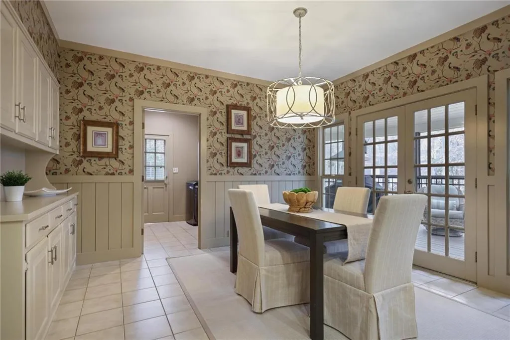 2080 Old Dominion Road, Atlanta, Georgia 30350, 6 Bedrooms Bedrooms, ,5 BathroomsBathrooms,Residential,For Sale,2080 Old Dominion Road,7707544