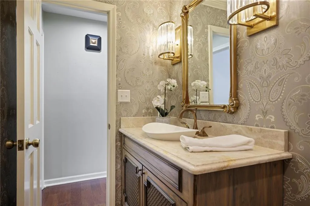 2080 Old Dominion Road, Atlanta, Georgia 30350, 6 Bedrooms Bedrooms, ,5 BathroomsBathrooms,Residential,For Sale,2080 Old Dominion Road,7707544