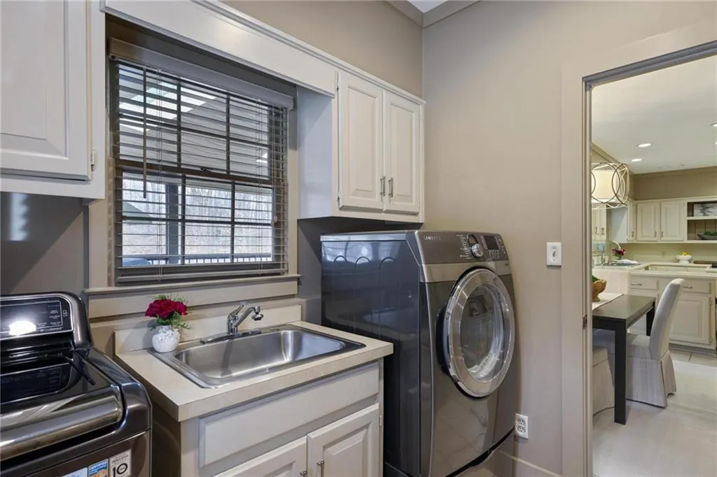 2080 Old Dominion Road, Atlanta, Georgia 30350, 6 Bedrooms Bedrooms, ,5 BathroomsBathrooms,Residential,For Sale,2080 Old Dominion Road,7707544