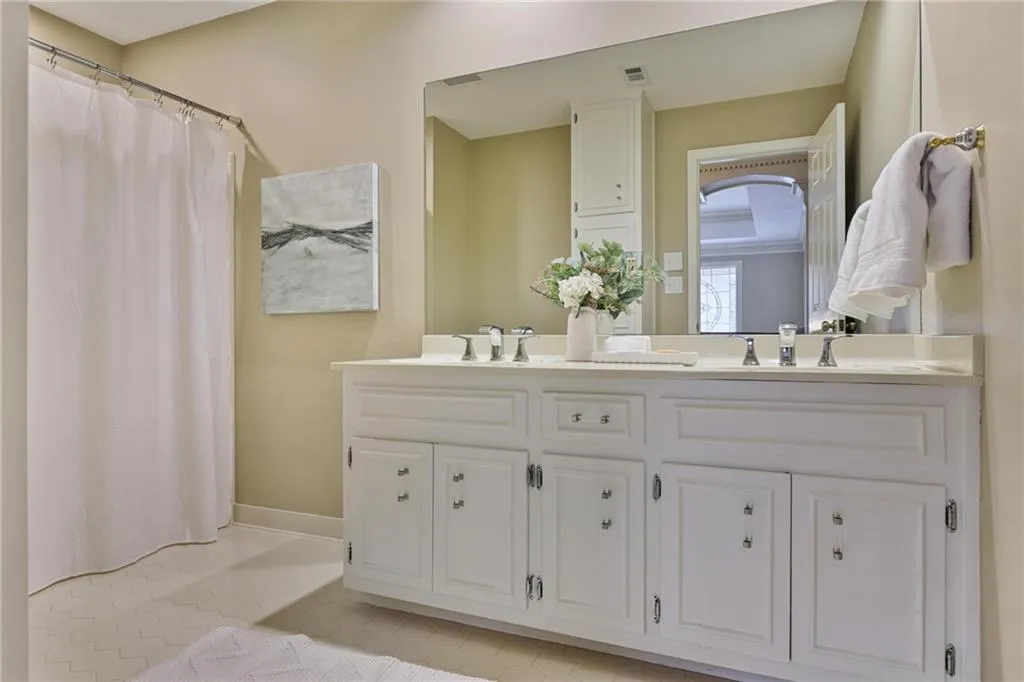 2080 Old Dominion Road, Atlanta, Georgia 30350, 6 Bedrooms Bedrooms, ,5 BathroomsBathrooms,Residential,For Sale,2080 Old Dominion Road,7707544