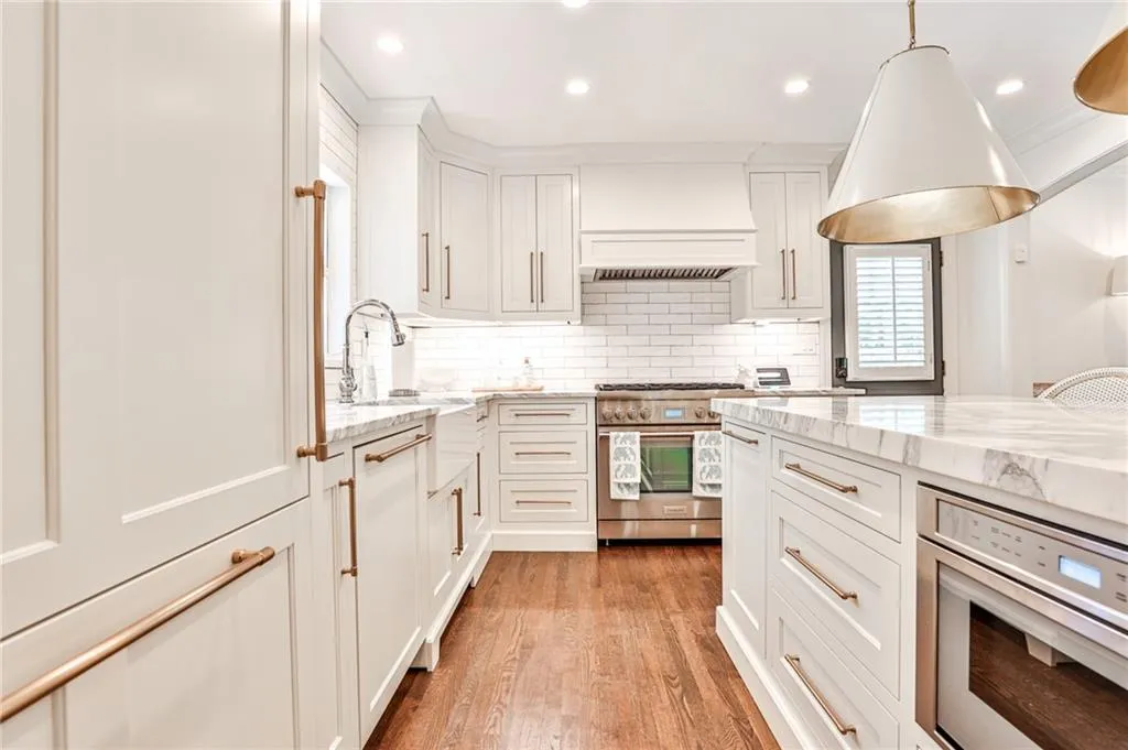 501 Carolwood Lane, Atlanta, Georgia 30342, 3 Bedrooms Bedrooms, ,2 BathroomsBathrooms,Residential,Sold,501 Carolwood Lane,7218761
