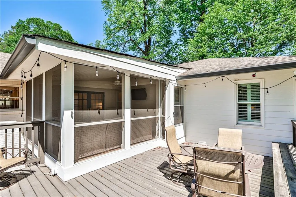 501 Carolwood Lane, Atlanta, Georgia 30342, 3 Bedrooms Bedrooms, ,2 BathroomsBathrooms,Residential,Sold,501 Carolwood Lane,7218761