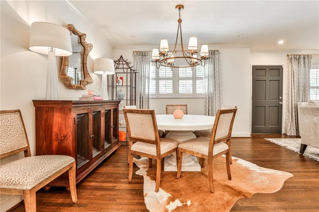 501 Carolwood Lane, Atlanta, Georgia 30342, 3 Bedrooms Bedrooms, ,2 BathroomsBathrooms,Residential,Sold,501 Carolwood Lane,7218761