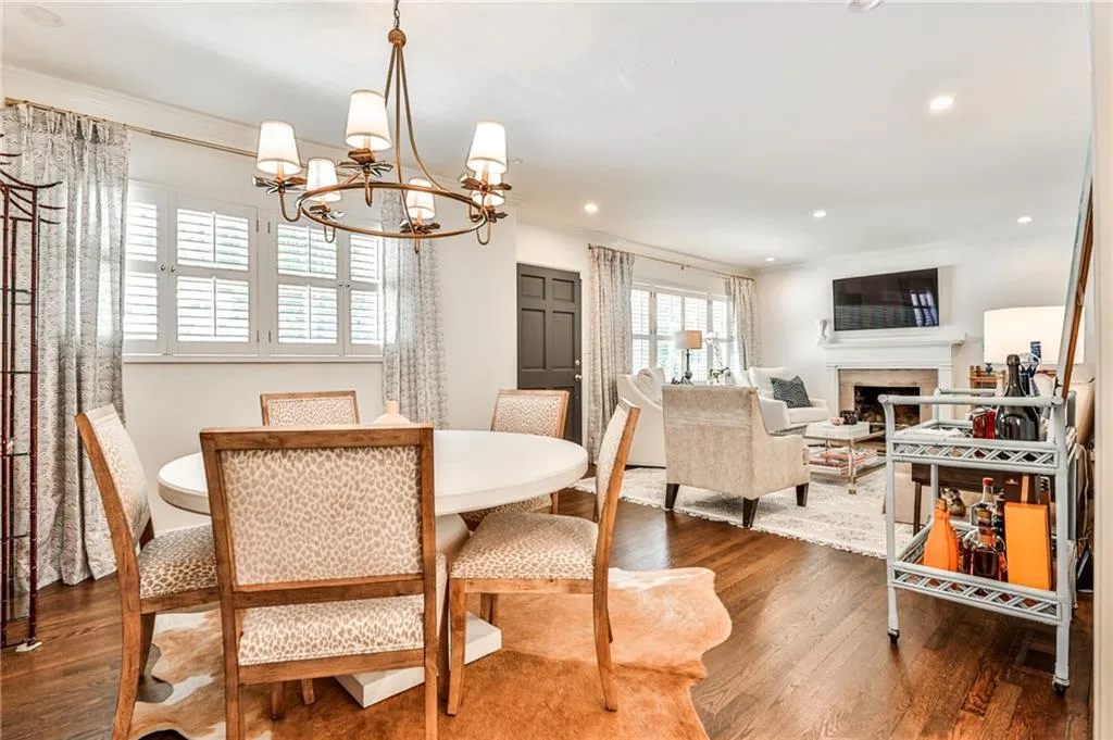 501 Carolwood Lane, Atlanta, Georgia 30342, 3 Bedrooms Bedrooms, ,2 BathroomsBathrooms,Residential,Sold,501 Carolwood Lane,7218761