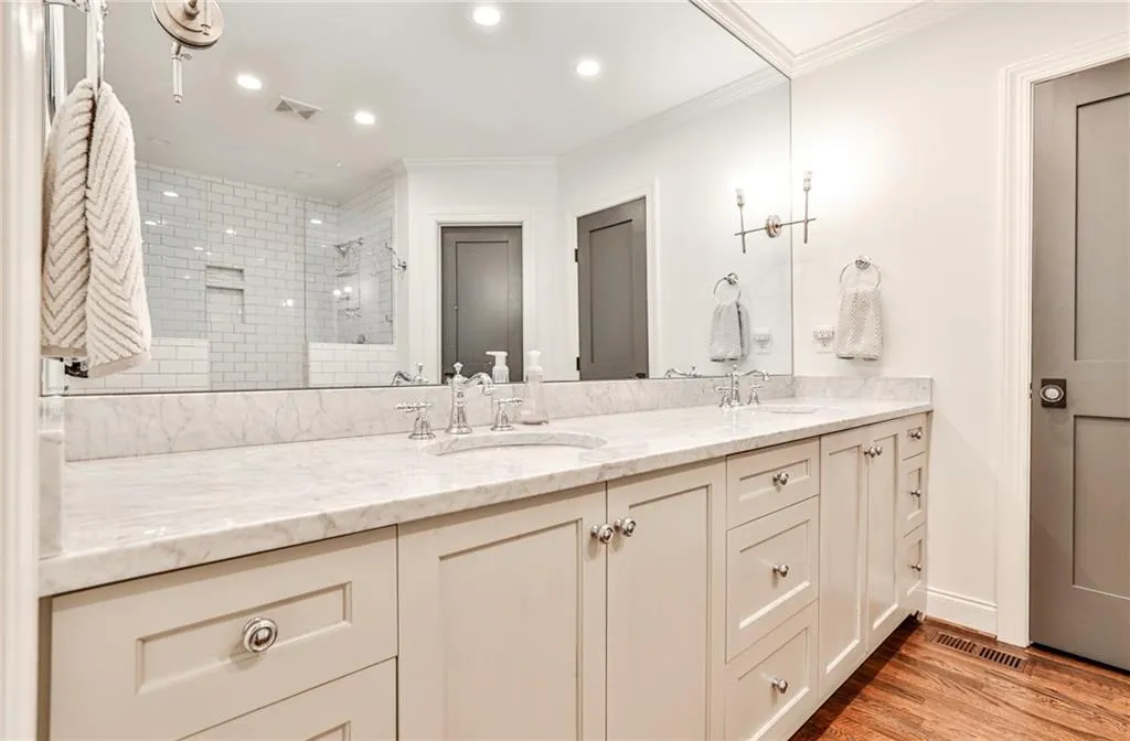 501 Carolwood Lane, Atlanta, Georgia 30342, 3 Bedrooms Bedrooms, ,2 BathroomsBathrooms,Residential,Sold,501 Carolwood Lane,7218761